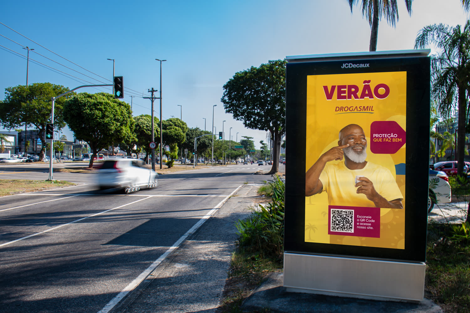 Mupi digital da campanha nas ruas do Rio de Janeiro